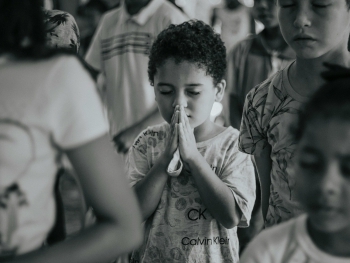 Raising Bilingual Catholic Children: Tips for Parents in Miami’s Chinese Community blog image