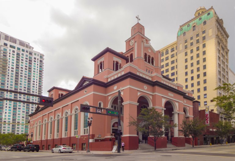 A Guide to Catholic Churches in Miami with Chinese Language Masses hero image